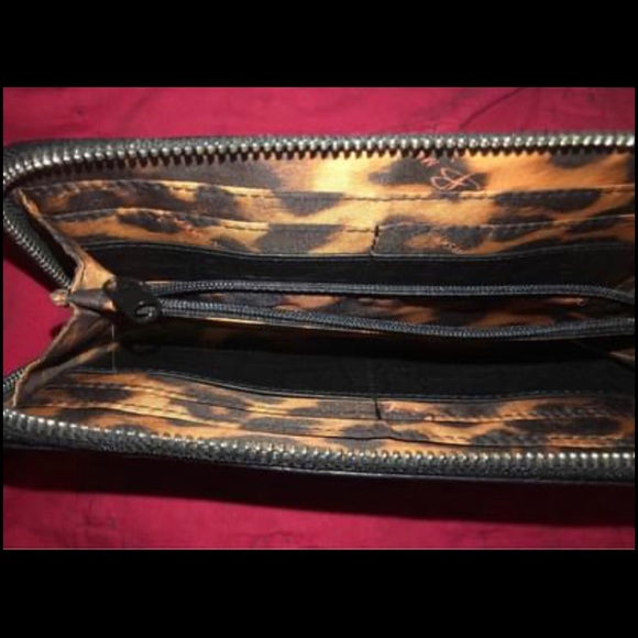 Bruce Makowsky leather wallet. - Picture 4 of 5